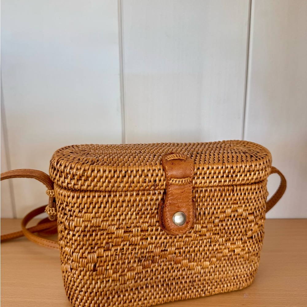 Handwoven Tan Rattan Crossbody Bag - Picture 3 of 5